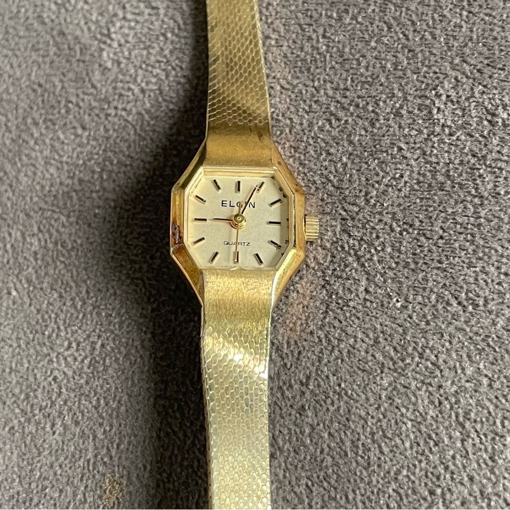 Elgin Quartz Gold Tone Quartz Watch